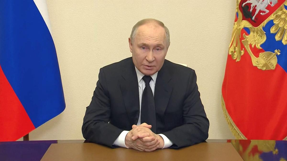 Putin beschuldigt Ukraine: Attentäter in Fernsehansprache in Verbindung gebracht