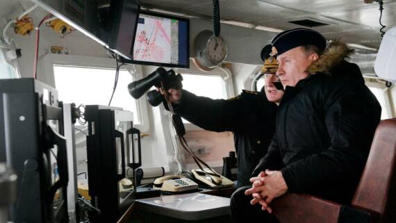 Kreml lässt Berichte über Entlassung von Marine-Chef unkommentiert