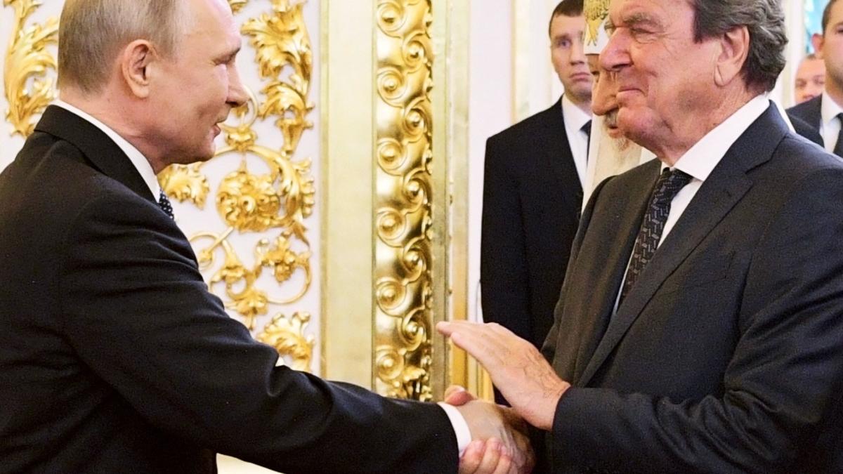 Kreml nimmt Schröders Hilfsangebot im Ukraine-Krieg dankend an